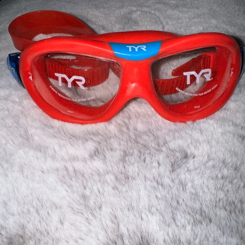 NWOT| TYR Orion Kids Fit For Ages 3+ Mask
Clear/ Red